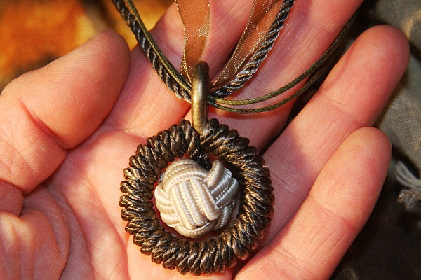 Monkey`s Fist Knot Ball - Olive Green Wrapped Ring Necklace