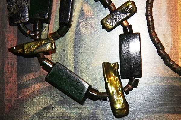 Dark Green Biwa Pearl Necklace with Golden Patina