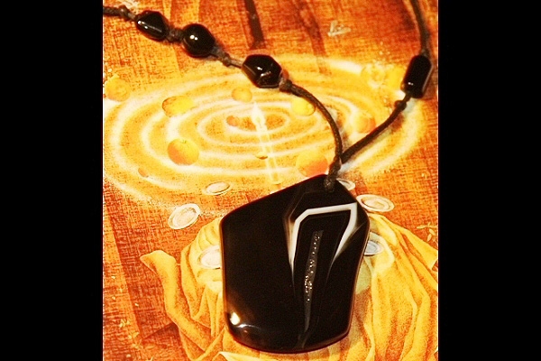 Smart Black and White Agate with Drusy Inclusion