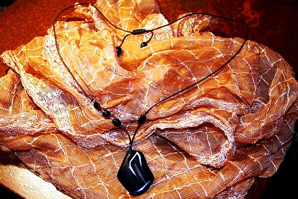 Smart Black and White Agate with Drusy Inclusion