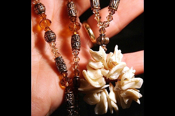 Antiqued Copper with Seashell Clusters