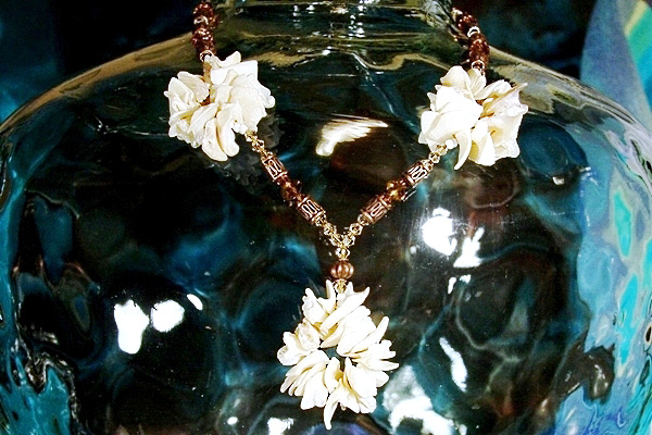 Antiqued Copper with Seashell Clusters