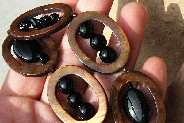 Chocolate Mother of Pearl and Black Onyx Display Necklace