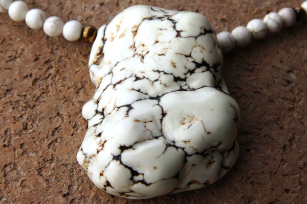 White and Gold Turquoise Necklace