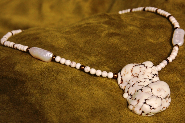 White and Gold Turquoise Necklace